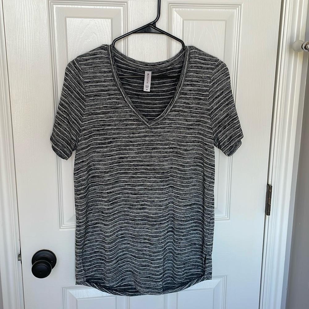 Athleta breezy scoop v neck top